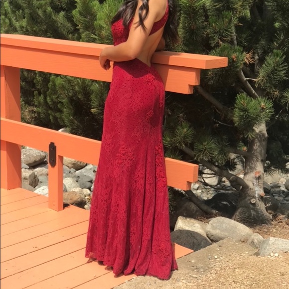 Beautiful Red Graduation/Prom Dress - Picture 2 of 2